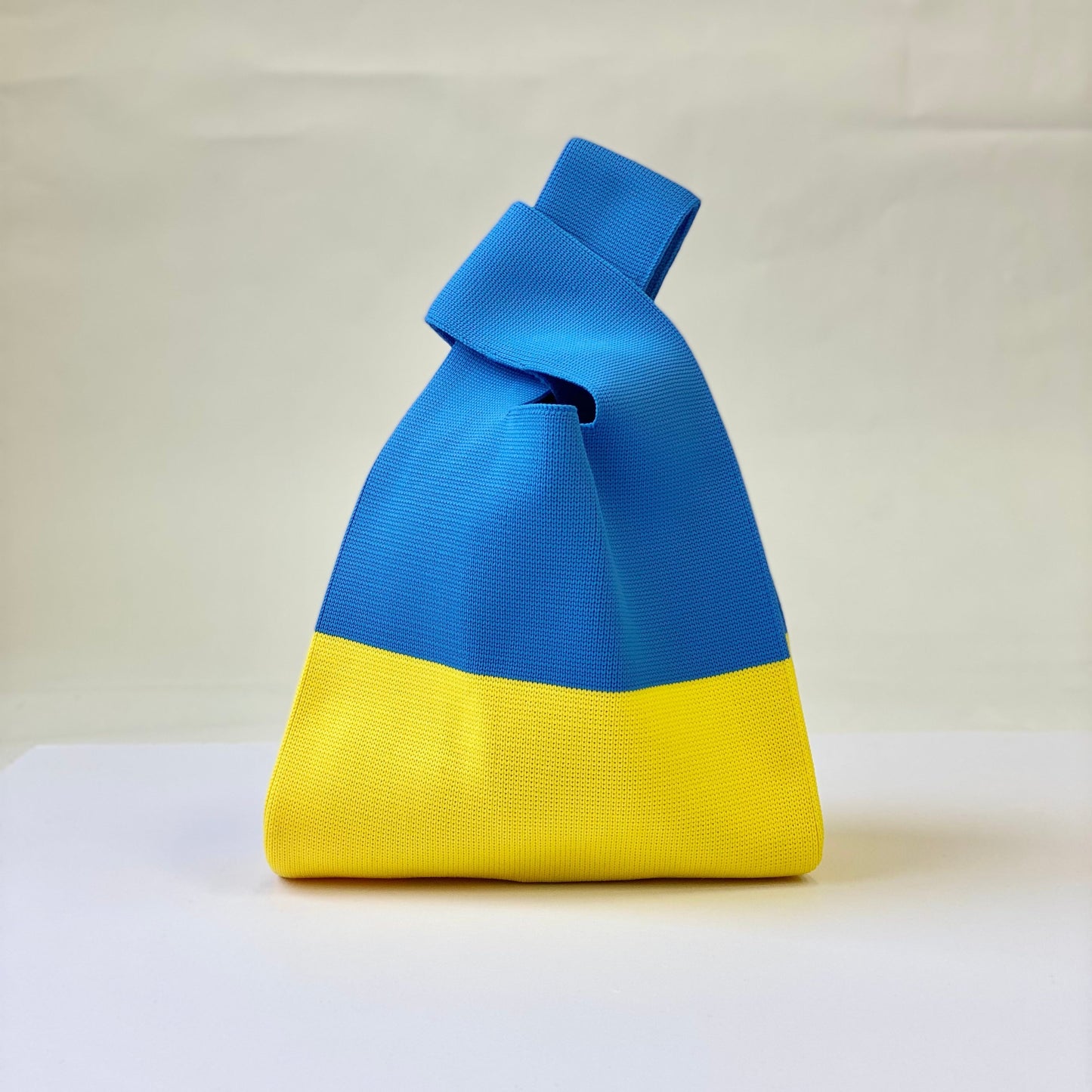 ウクライナ チャリティー 寄付 支援 ウクライナ国旗 カラー ブルー イエロー バッグ BAG エコバッグ ハンドバッグ 手提げ カバン 鞄 かばん 2WAYバッグ ニットバッグ ショルダーバッグ 小さめバッグ 小物入れ コンパクトバッグ 肩掛けかばん /yoshiyoshibypj ヨシヨシ バイ ピージェイ ベルポニー Bell Pony 吉村ニット 公式オンラインショップ