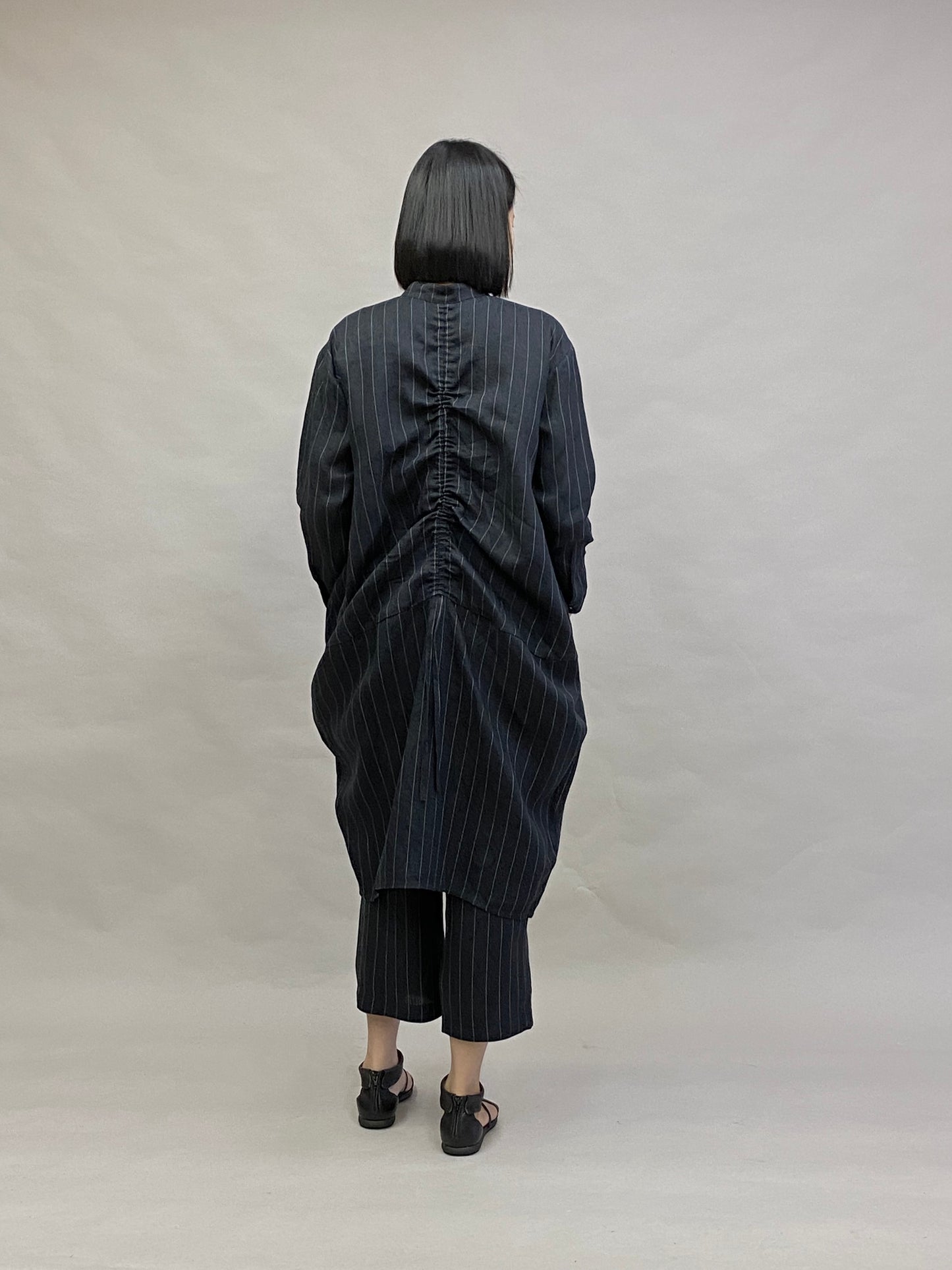 麻ストライプ ジャガード ロングシャツ【ブラック】 ヨシヨシバイピージェイ