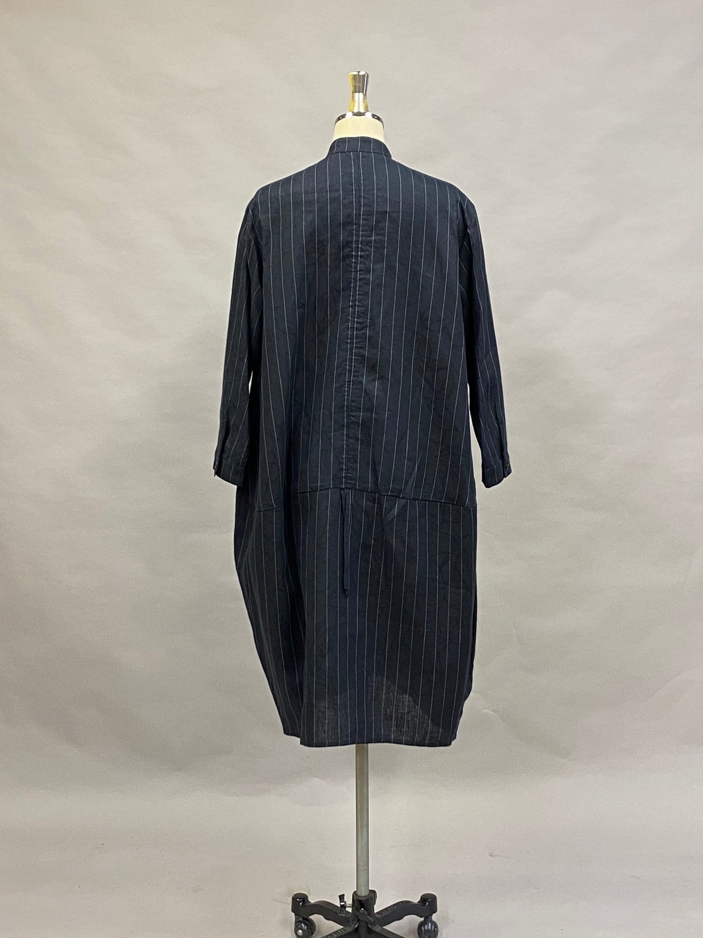 麻ストライプ ジャガード ロングシャツ【ブラック】 ヨシヨシバイピージェイ