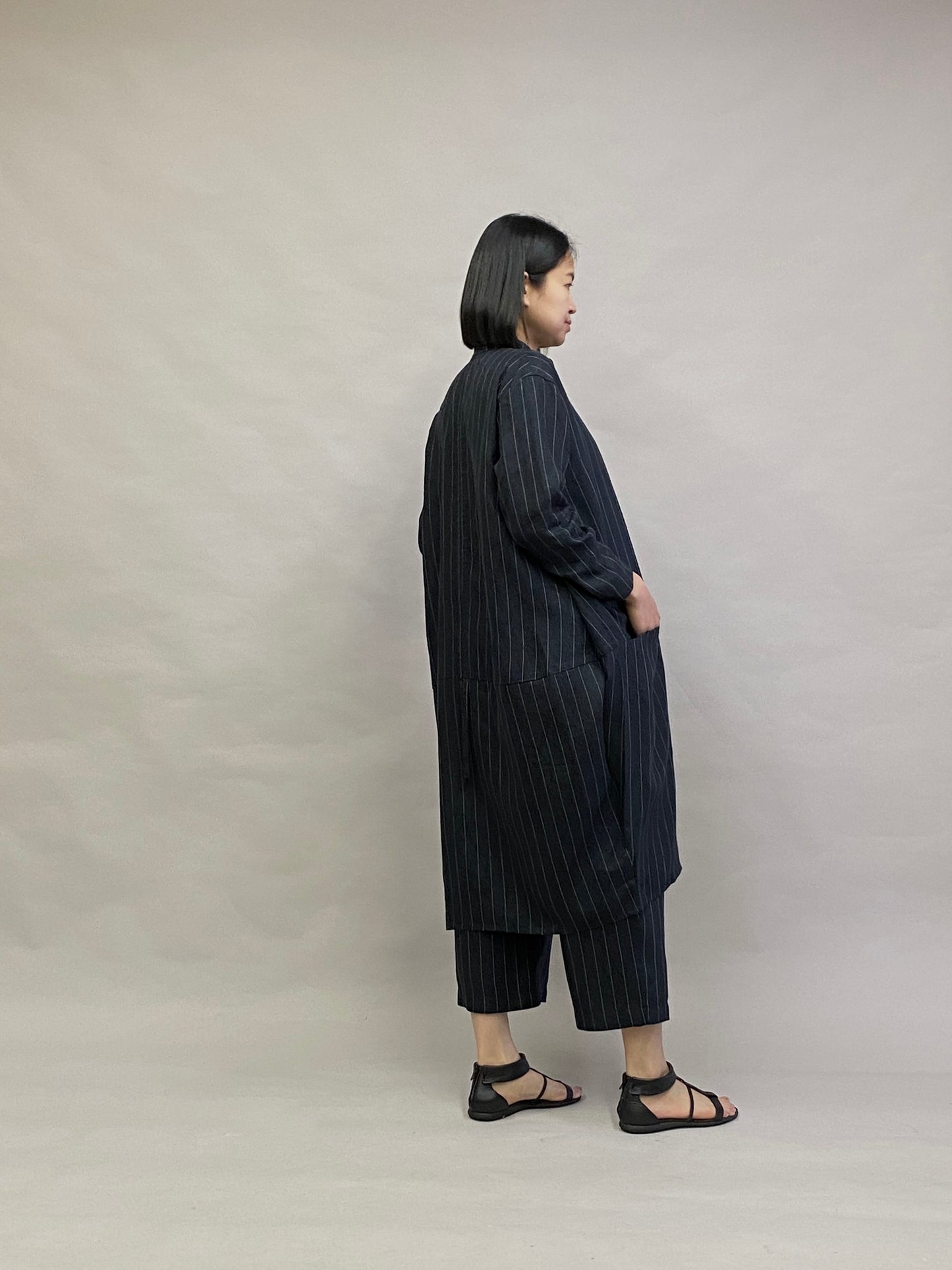 麻ストライプ ジャガード ロングシャツ【ブラック】 ヨシヨシバイピージェイ