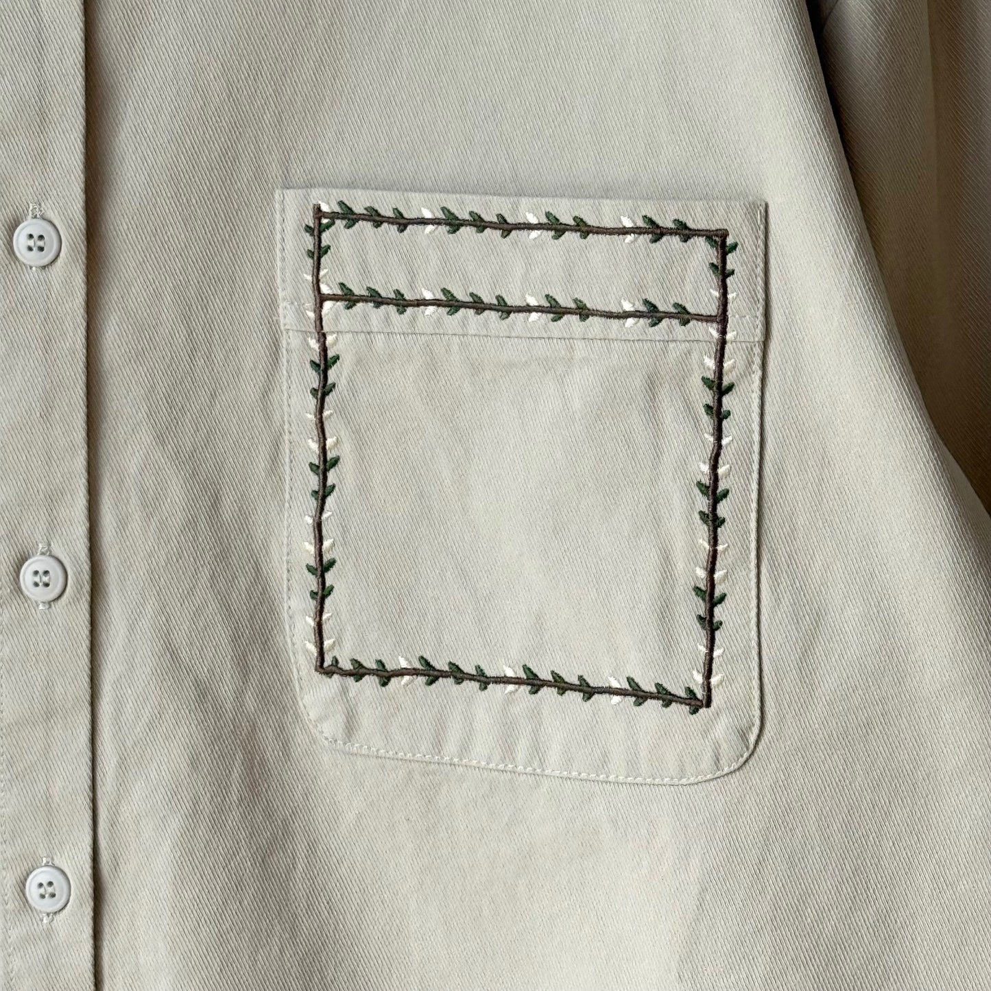 猫+フラワー刺繍シャツ 長袖 BPA-25094 [Bell Pony]