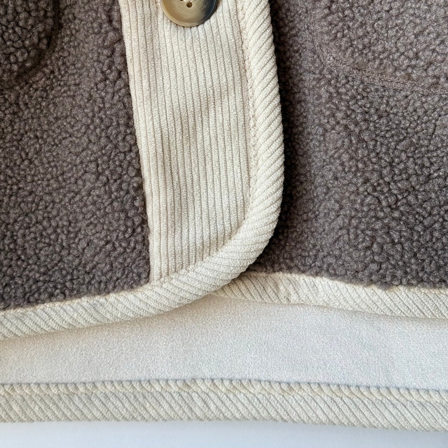 フード付き 異素材切替 ボアジャケット BPW-25587 [Bell Pony]