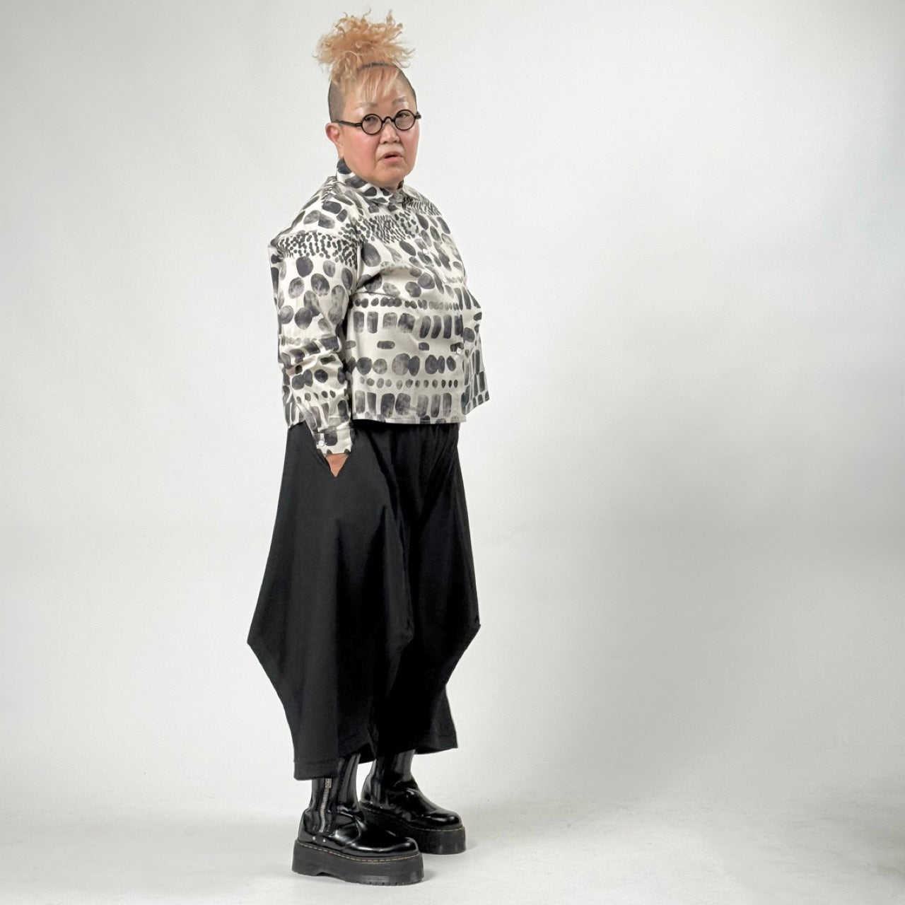 アート柄 モノトーンプリントシャツ BPS-26802 [Bell Pony]