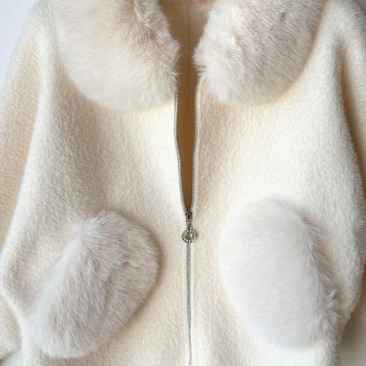 ふわふわファーポケット ジップニットジャケット BPW-25576 [Bell Pony]